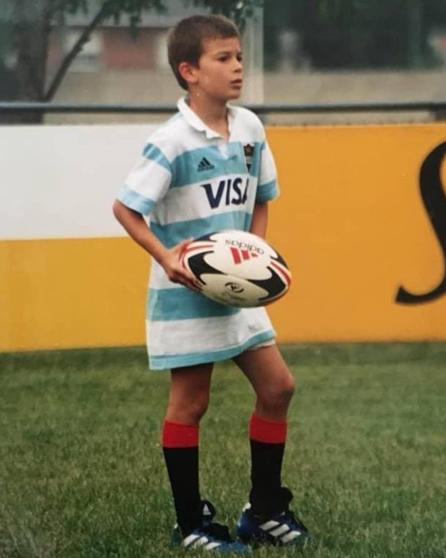 Tomás Jorge de chico, con la camiseta de Los Pumas